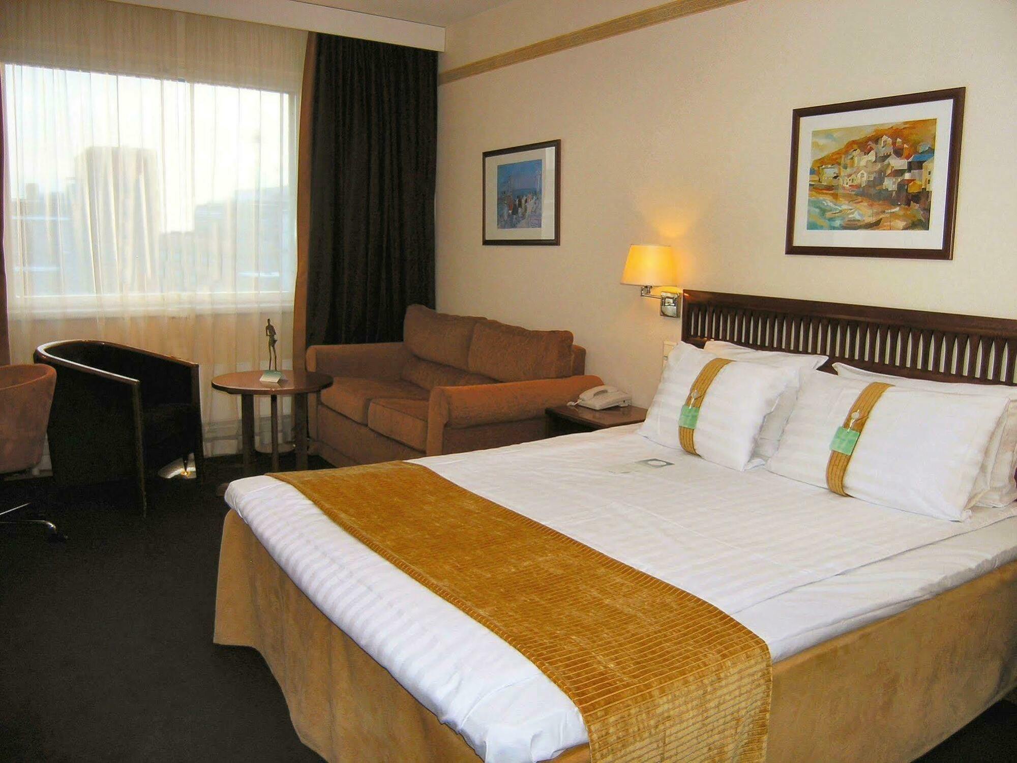 - Expo By Ihg Hotel Helsinki